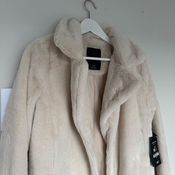 BNWT Teddy Beige Coat in Small - Picture 6 of 6